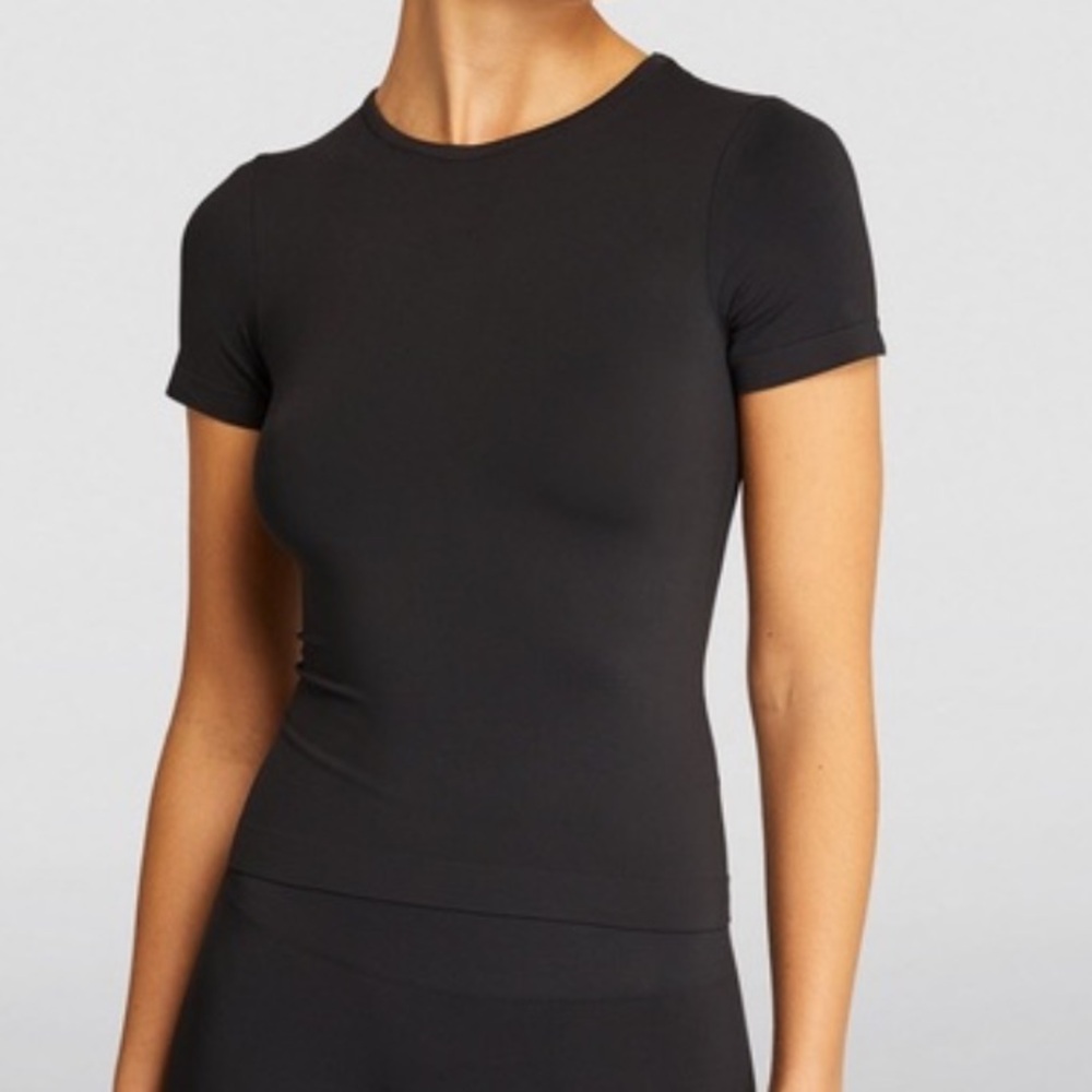 SKIMS *NWT SMOOTHING SEAMLESS T-SHIRT | ECLIPSE | M